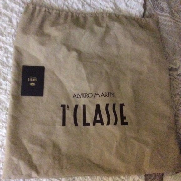 Alviero Martini Tote - Picture 2 of 3